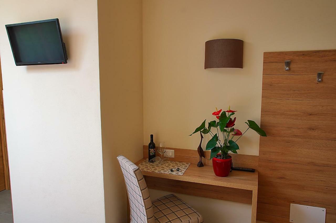 Botton D'Oro Delle Dolomiti Bed and Breakfast Vattaro Eksteriør billede